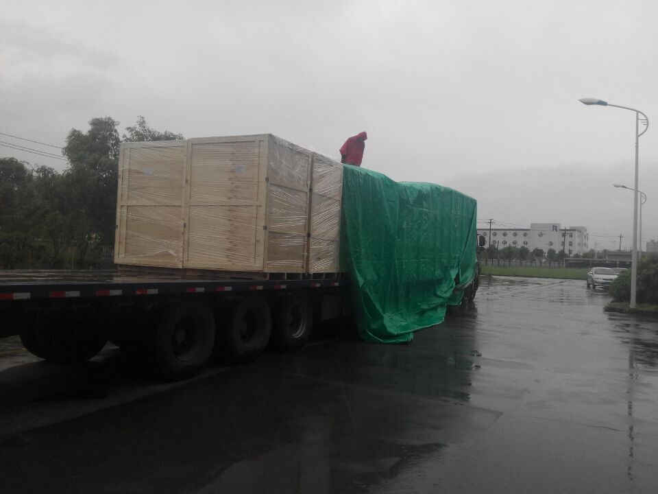 2017年6月北京創(chuàng)聯(lián)匯通電氣-雨中發(fā)貨現(xiàn)場，一直以顧客服務為較好